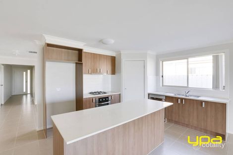 Property photo of 9 Raven Street Brookfield VIC 3338