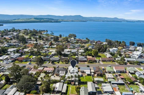 Property photo of 2/21 Deakin Street Oak Flats NSW 2529