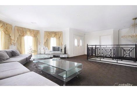 Property photo of 8 Milfull Court Narre Warren North VIC 3804