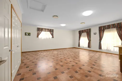 Property photo of 24 Lorikeet Road Regency Downs QLD 4341