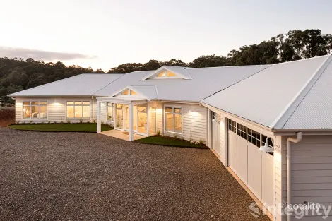679 Denereaz Dr, Pheasant Creek, VIC 3757