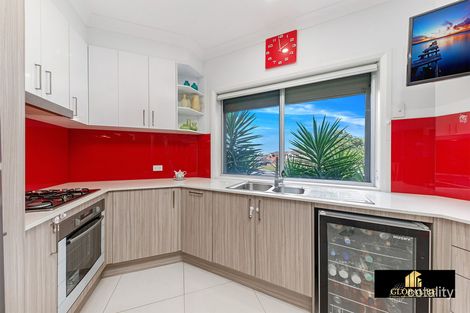 Property photo of 2 Pontville Close West Hoxton NSW 2171
