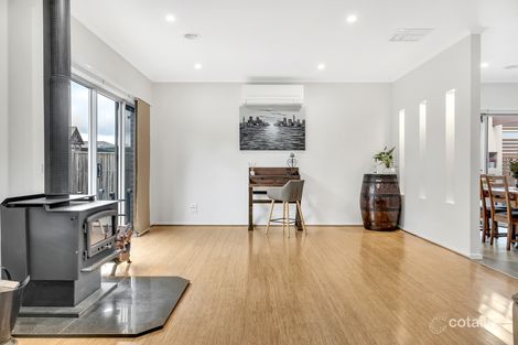 Property photo of 1 Cascade Terrace Craigieburn VIC 3064