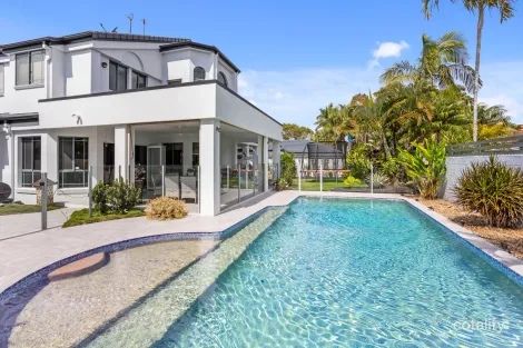Property photo of 34 Clipper Boulevard Clear Island Waters QLD 4226
