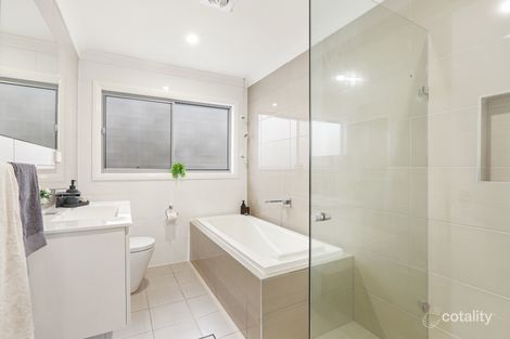 Property photo of 44 Carlyle Close Dapto NSW 2530