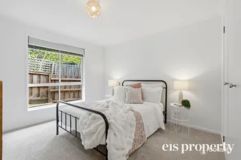 Property photo of 3/10 Fenwick Crescent Derwent Park TAS 7009