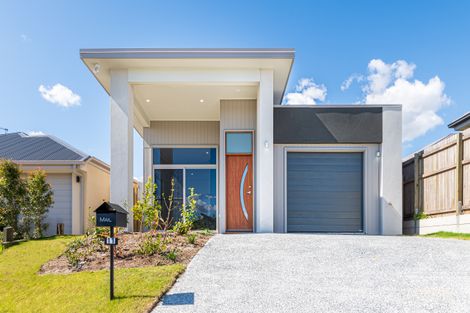 11 Merino St, Park Ridge, QLD 4125