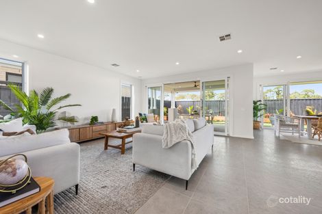 Property photo of 18 Snead Boulevard Cranbourne VIC 3977