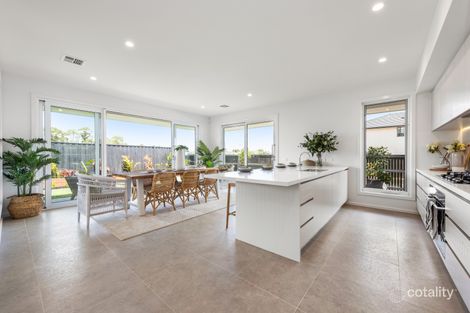 Property photo of 18 Snead Boulevard Cranbourne VIC 3977