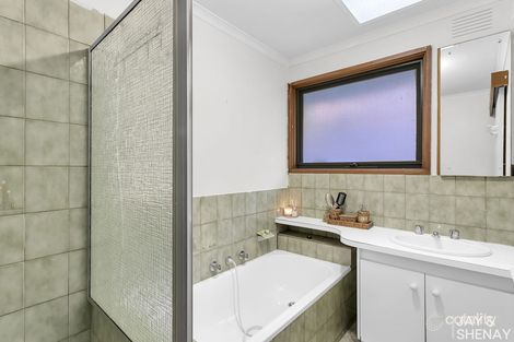 Property photo of 4 Coledale Close Endeavour Hills VIC 3802