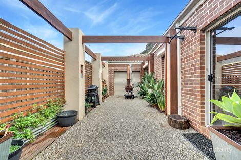Property photo of 1 Cascade Terrace Craigieburn VIC 3064