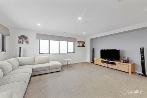Property photo of 8 Carberry Drive Clyde North VIC 3978