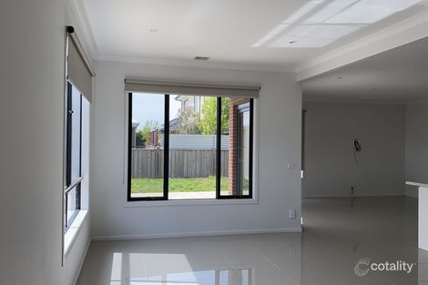 Property photo of 60 Primrose Crescent Mickleham VIC 3064