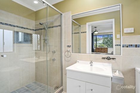 Property photo of 2 Perth Square Highland Park QLD 4211