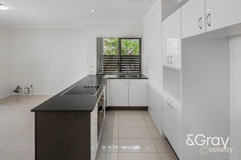 Property photo of 9/11 Cottenham Street Fairfield QLD 4103