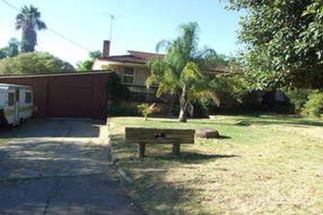 17 Travers Gdns, Kelmscott, WA 6111