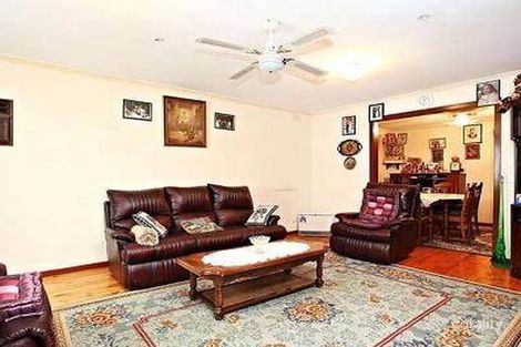 Property photo of 33 Baguley Crescent Kings Park VIC 3021