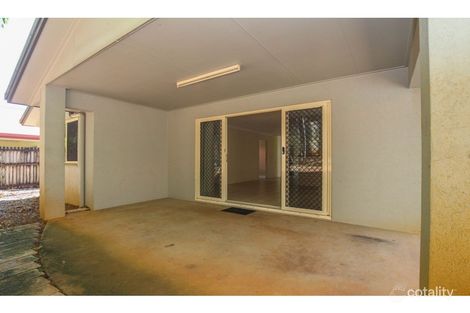 Property photo of 11 Chesterfield Close Brinsmead QLD 4870