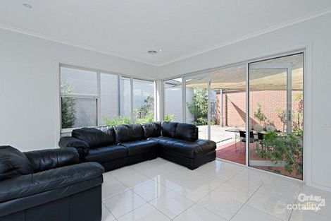 Property photo of 13 Oakmont Crescent Heatherton VIC 3202