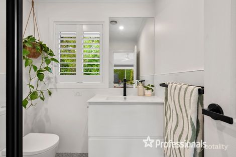 Property photo of 2 Michael Lane Mount Evelyn VIC 3796