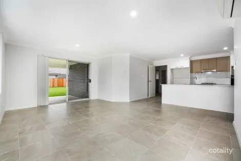 Property photo of 5 Cohen Way Thrumster NSW 2444