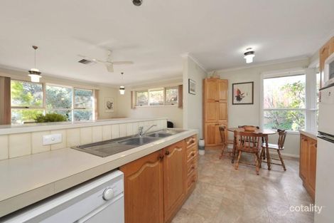 Property photo of 9 Meadow Crescent Mount Waverley VIC 3149