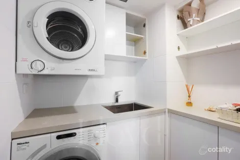 Property photo of 17/3 Cunningham Avenue Main Beach QLD 4217