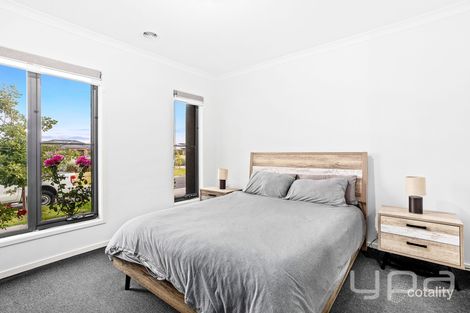 Property photo of 32 Lafayette Crescent Point Cook VIC 3030