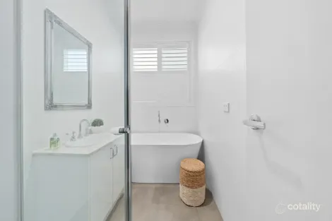 Property photo of 55 Grovedon Circuit Donnybrook VIC 3064