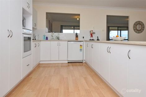 Property photo of 19 Kelly Circle Rutherford NSW 2320