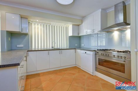 33 Melfort Cir, Kinross, WA 6028