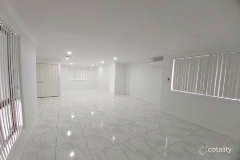Property photo of 1 Emu Close Bossley Park NSW 2176