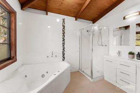 Property photo of 28B Oakpark Drive Chadstone VIC 3148