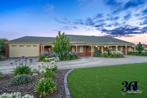 Property photo of 3 Sugarloaf Bend Brookfield VIC 3338