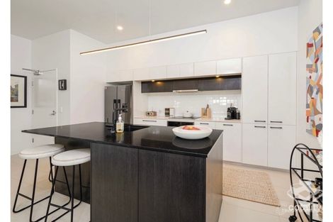 Property photo of 9 Hooker Boulevard Broadbeach Waters QLD 4218