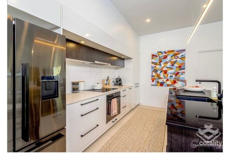 Property photo of 9 Hooker Boulevard Broadbeach Waters QLD 4218