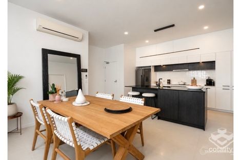 Property photo of 9 Hooker Boulevard Broadbeach Waters QLD 4218