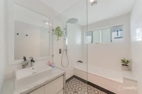 Property photo of 62 Thomas Street Sherwood QLD 4075