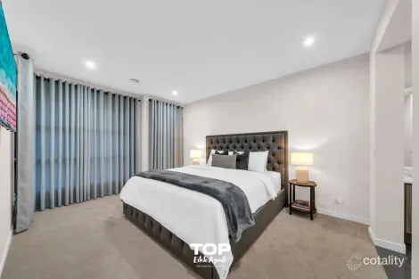 Property photo of 43 Simmental Drive Clyde North VIC 3978