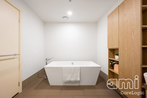 Property photo of 2403/228 A'Beckett Street Melbourne VIC 3000