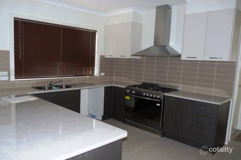 Property photo of 24 Brickwood Circuit Craigieburn VIC 3064