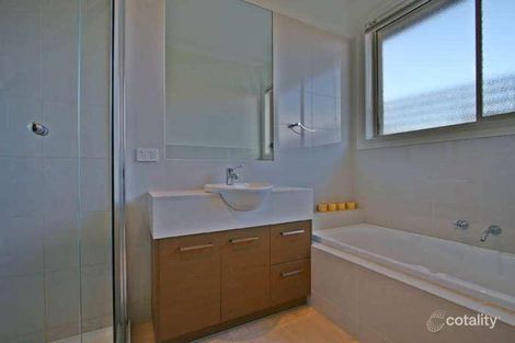 Property photo of 2/16 Aikman Crescent Chadstone VIC 3148