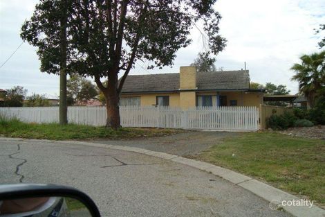 39 Barnsley St, Queens Park, WA 6107