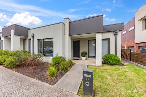 Property photo of 32 Obrien Parade Pakenham VIC 3810