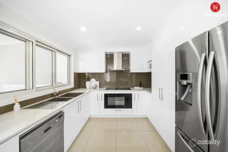 Property photo of 17 Mortimer Close Cecil Hills NSW 2171