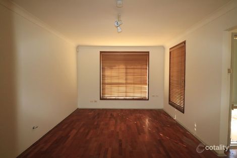 Property photo of 8 Osburn Place St Helens Park NSW 2560