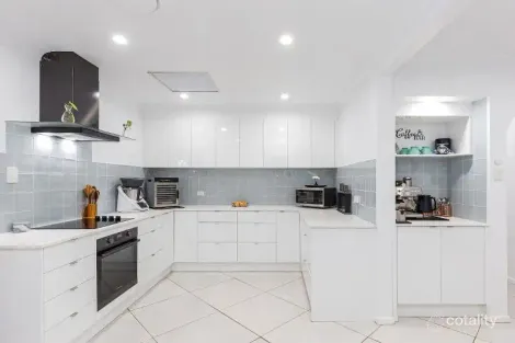 Property photo of 4 Sandra Court Redland Bay QLD 4165