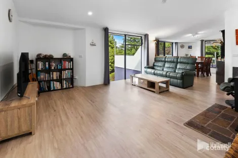 Property photo of 3 Curtis Place Ambleside TAS 7310