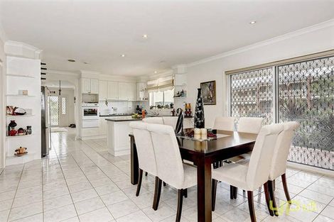 Property photo of 1 Truscott Avenue Roxburgh Park VIC 3064