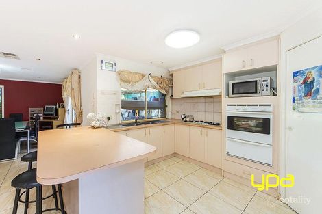 Property photo of 2 Johnson Bowl Meadow Heights VIC 3048
